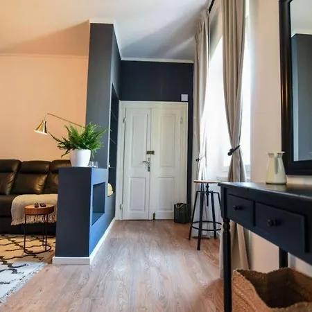Nina 2 Bedroom Old Town ! アパート *